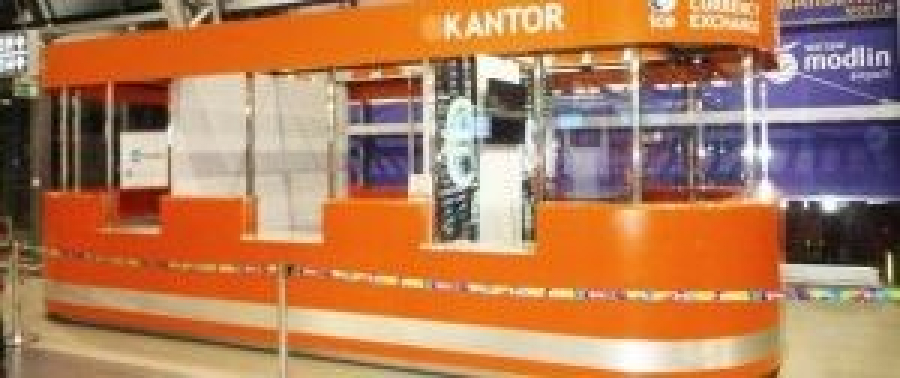 kantor-na-lotnisku-w-modlinie_m